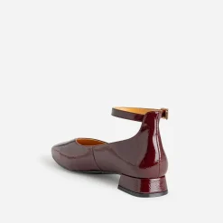 Babies bordeaux verni décolleté cœur