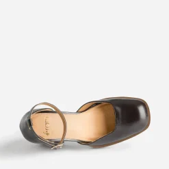 Babies chocolat à plateforme et décolleté carré