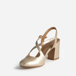 Babies dorées à talon et brides croisées