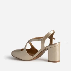 Babies dorées à talon et brides croisées