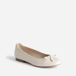 Ballerine écrue avec nœud