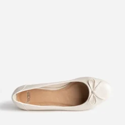 Ballerine écrue avec nœud