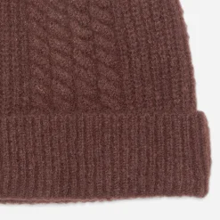 Bonnet bordeaux en tricot torsades