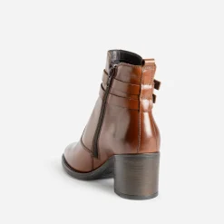 Boots à talon cognac en cuir avec double bride