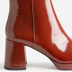 Boots camel verni éco-conçu à plateforme