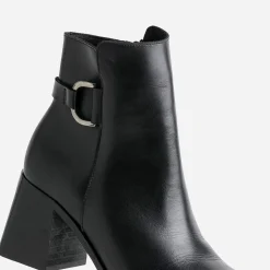 Boots noir en cuir éco-conçu avec anneau en D