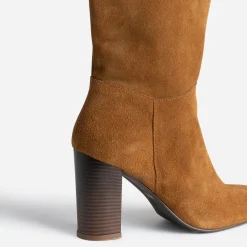Botte à talon cognac en cuir velours