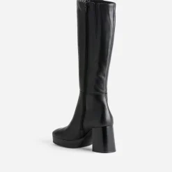 Botte noire en cuir à plateforme pour mollets fins