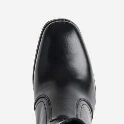 Botte noire en cuir décor anneau