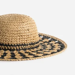 Capeline TEXTO beige et noire paille papier ajourée