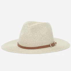 Chapeau beige avec fine ceinture camel