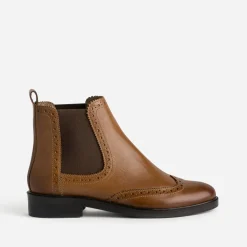 Chelsea boots cognac cuir détails perforés