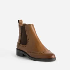 Chelsea boots cognac cuir détails perforés