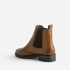 Chelsea boots cognac cuir détails perforés