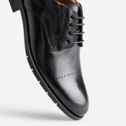 Derby noir en cuir ligne perforée