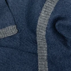 Echarpe marine bordée gris