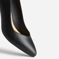 Escarpin noir à bout pointu