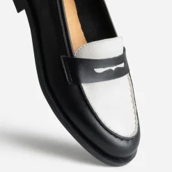 Mocassin noir et beige cuir