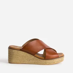 Mule compensée rouge foncé en cuir éco-conçu