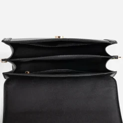 Sac à main noir avec boucle métal