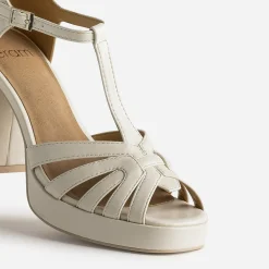 Sandale beige à talon