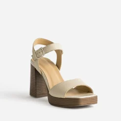 Sandale beige en cuir à plateforme