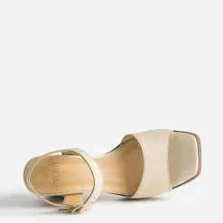 Sandale beige en cuir à plateforme