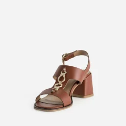 Sandale cognac cuir détail bijou