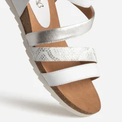 Sandale compensée CAPRICE blanche et argentée en cuir