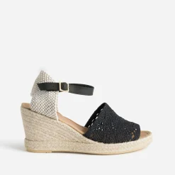 Sandale compensée noire façon macramé