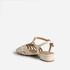 Sandale écrue vernie bride en T