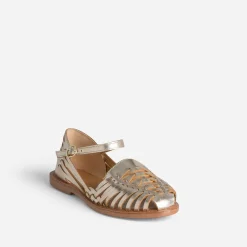 Sandale fermée dorée cuir tressé