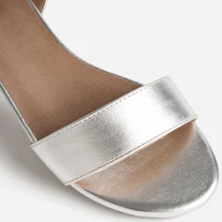 Sandale gris argent à petit talon