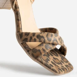 Sandale léopard cuir velours à talon