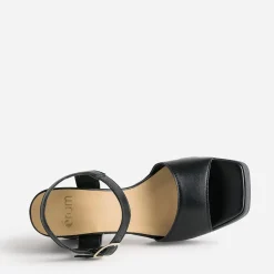 Sandale noire en cuir à plateforme