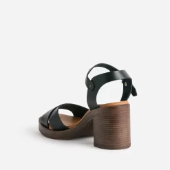 Sandale noire en cuir éco-conçu