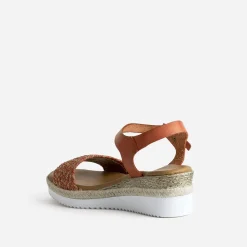Sandale orange éco-conçue en cuir avec bride tressée