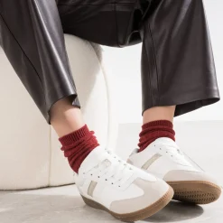 Tennis blanche et grise détails effet python